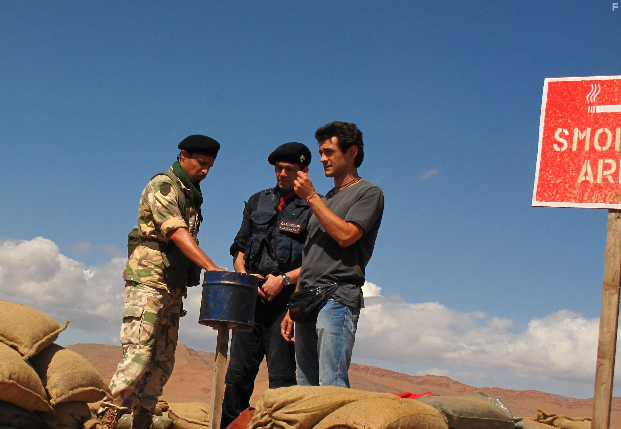 Paolo Ricca, Fabrizio Coniglio, and Vinicio Marchioni in 20 sigarette (2010)