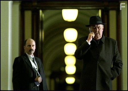 Nicholas Bell and Bill Hunter in Bad Eggs (2003)