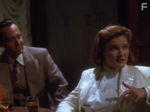 Kate Mulgrew in Звездный путь: Вояджер (1995)