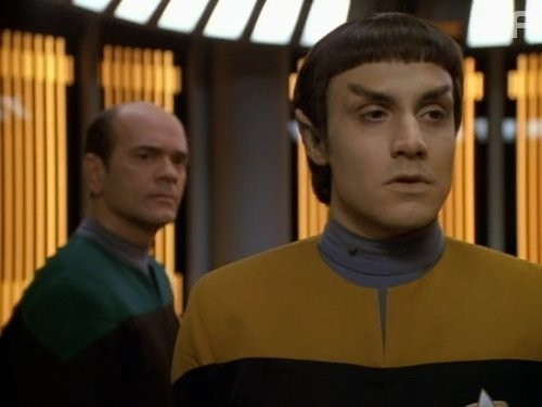 Robert Picardo and Alexander Enberg in Звездный путь: Вояджер (1995)