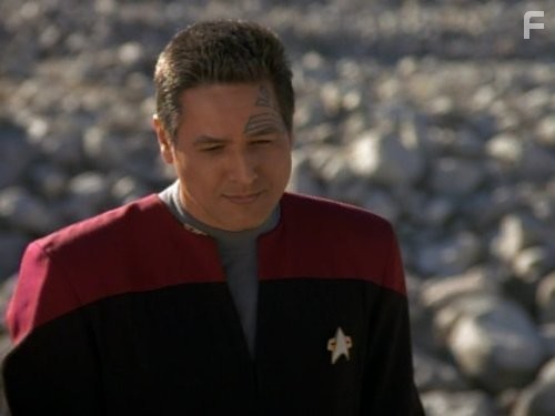 Robert Beltran in Звездный путь: Вояджер (1995)