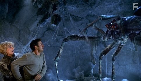 David Arquette and Eileen Ryan in Атака пауков (2002)