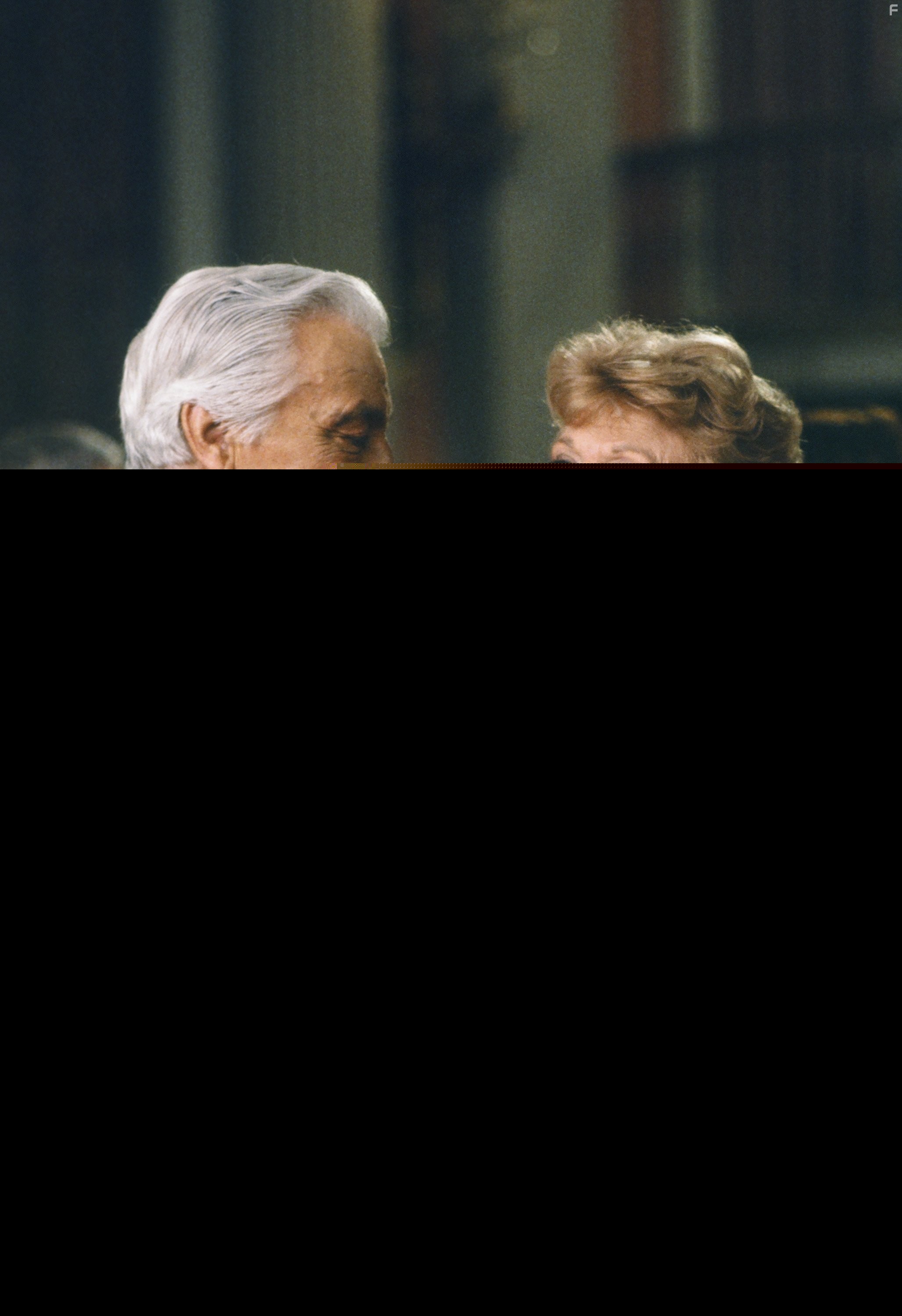 Angela Lansbury and Cesar Romero in Она написала убийство (1984)
