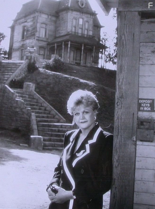 Angela Lansbury in Она написала убийство (1984)