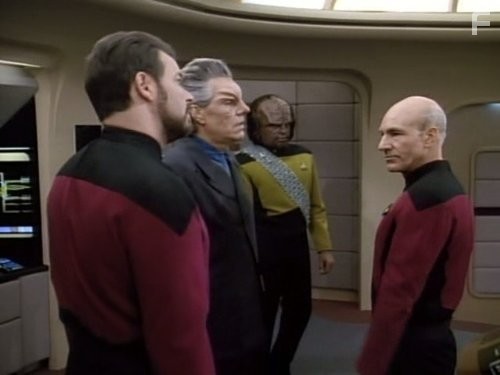 Michael Dorn, Jonathan Frakes, Patrick Stewart, and Craig Richard Nelson in Звездный путь: Следующее поколение (1987)