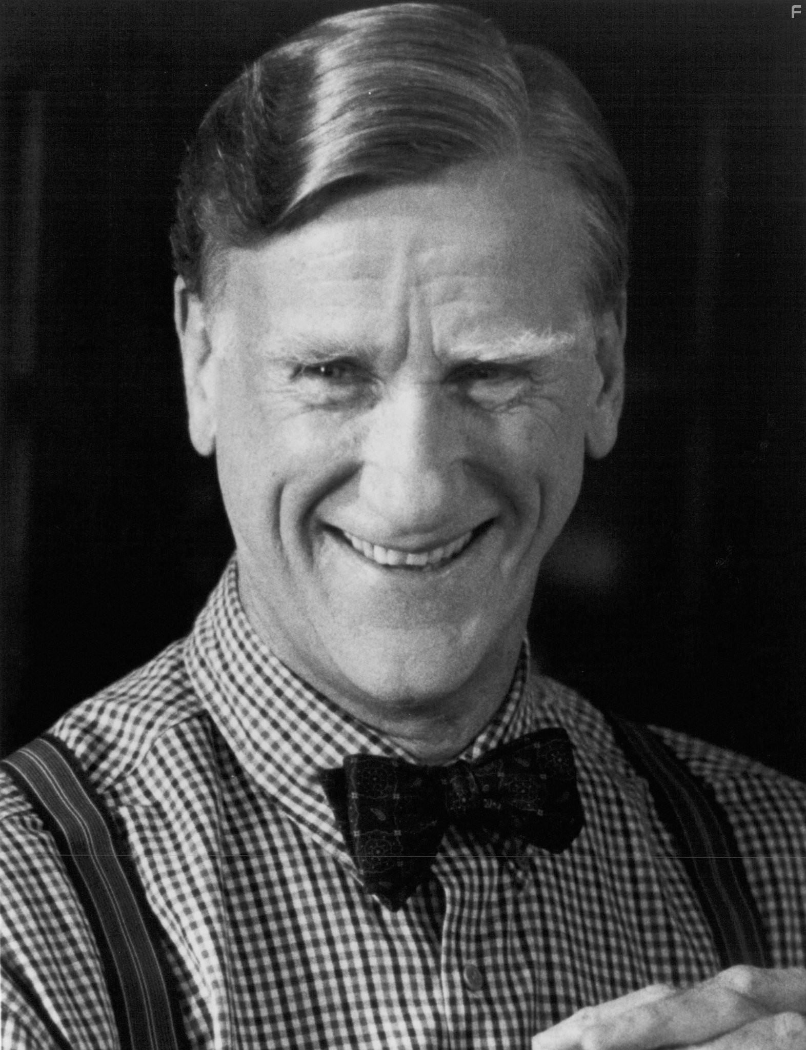 Donald Moffat in Домохозяйка (1992)