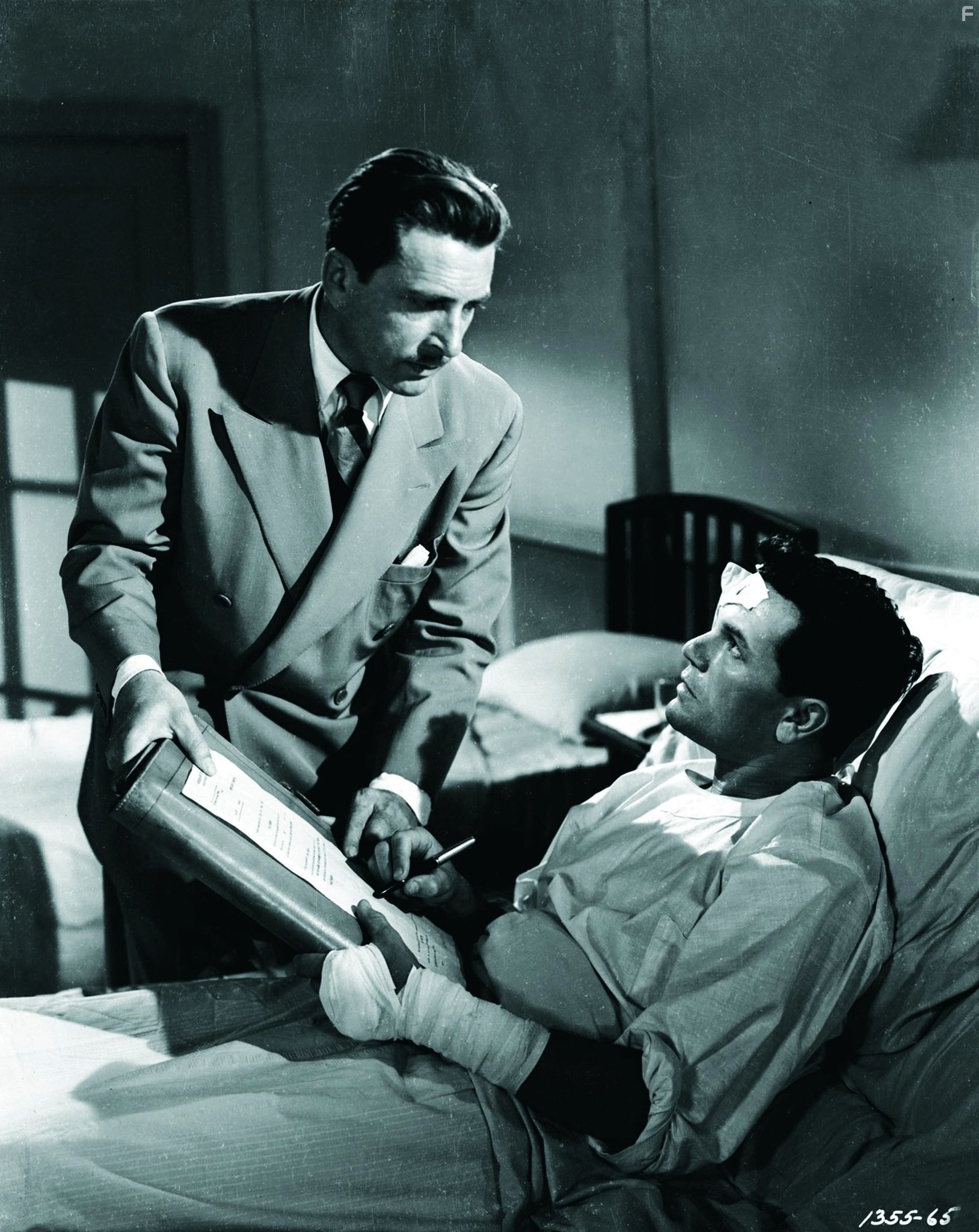 Leon Ames and John Garfield in Почтальон всегда звонит дважды (1946)