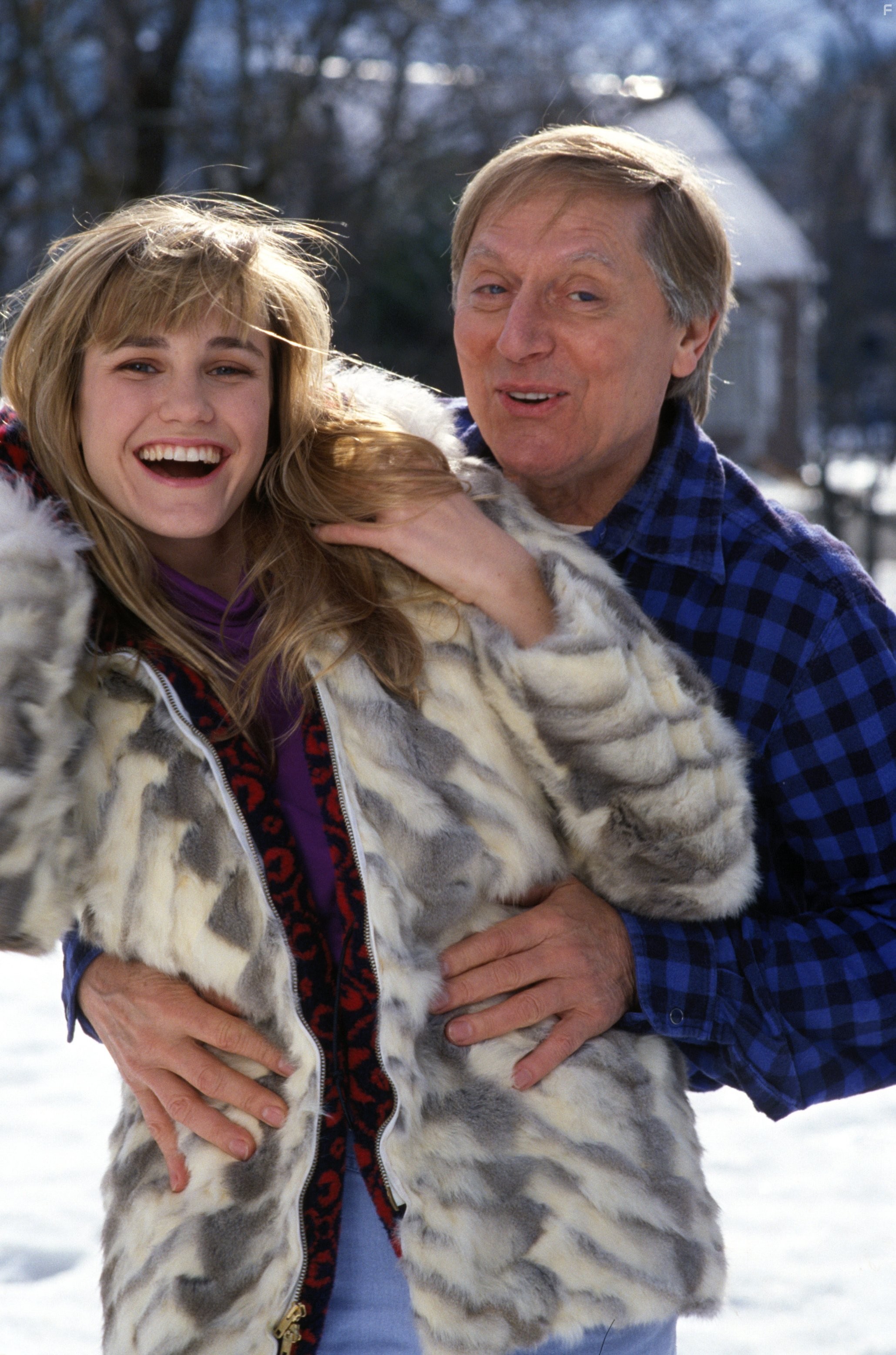 John Cullum and Cynthia Geary in Северная сторона (1990)