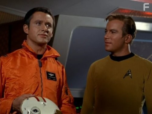 William Shatner and Roger Perry in Звездный путь (1966)