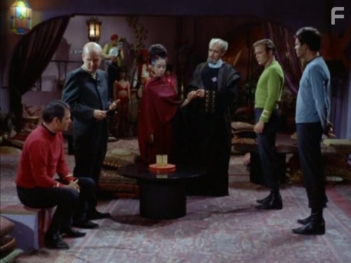 William Shatner, James Doohan, DeForest Kelley, John Fiedler, Charles Macaulay, and Pilar Seurat in Звездный путь (1966)