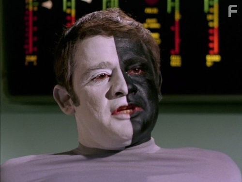 Lou Antonio in Звездный путь (1966)