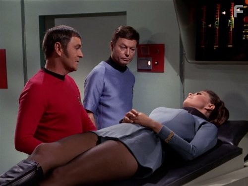 James Doohan, DeForest Kelley, and Jan Shutan in Звездный путь (1966)