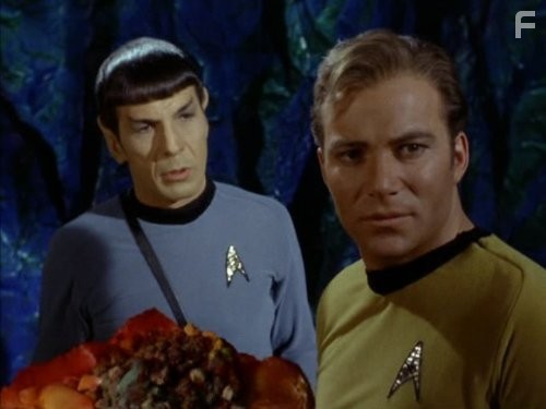 Leonard Nimoy and William Shatner in Звездный путь (1966)