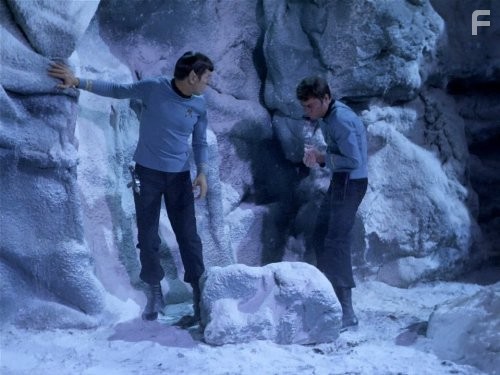 Leonard Nimoy and DeForest Kelley in Звездный путь (1966)