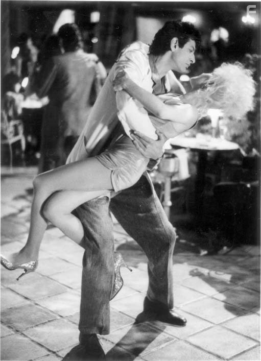 Jeff Goldblum and Cyndi Lauper in Озарение (1988)