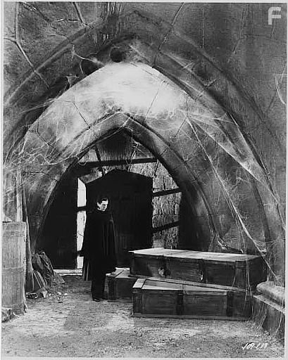 Bela Lugosi stars as Dracula