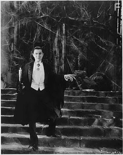 Bela Lugosi stars as Dracula