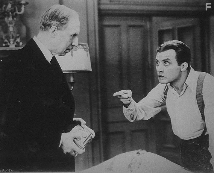 Herbert Bunston and Dwight Frye in Дракула (1931)