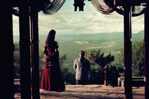 Chiwetel Ejiofor and Morena Baccarin in Миссия Серенити (2005)
