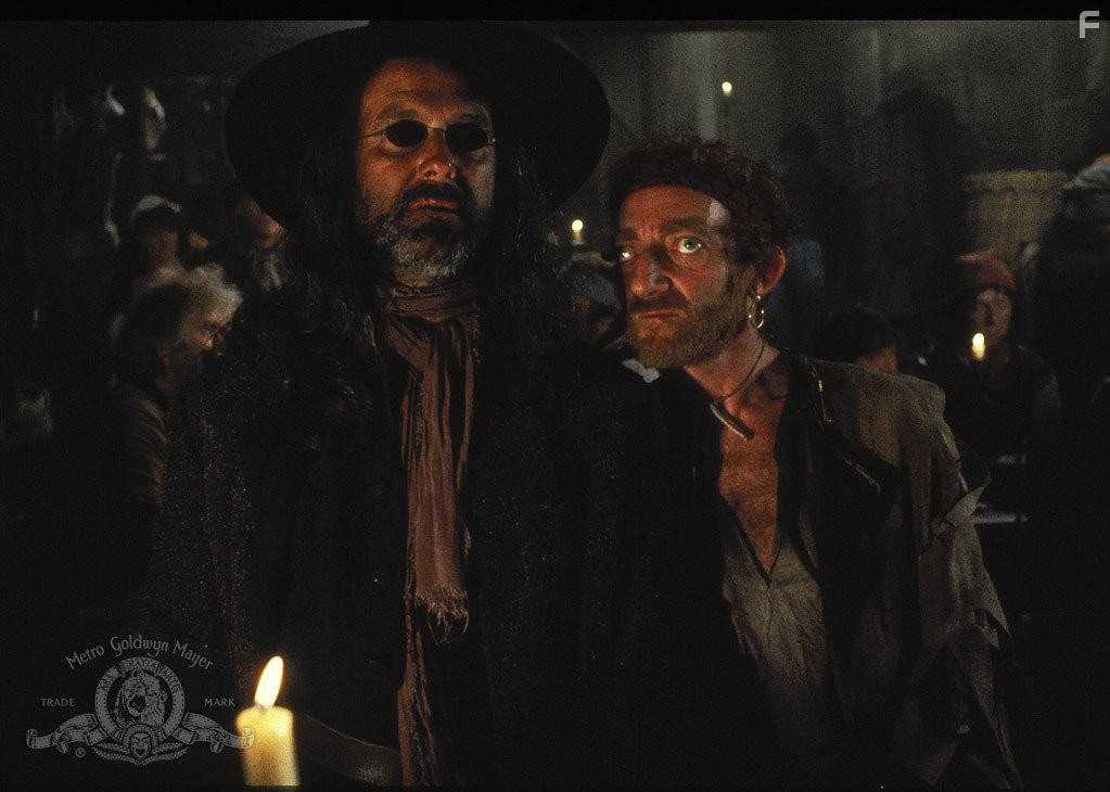 John Cleese and Marty Feldman in Желтая борода (1983)