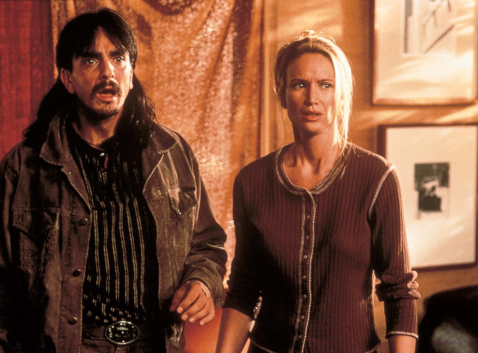 Hank Azaria and Kelly Lynch in Доморощенный (1998)