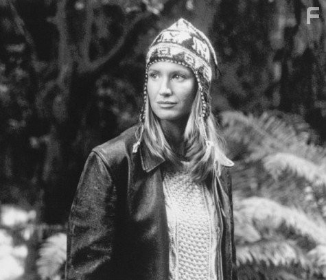 Kelly Lynch in Доморощенный (1998)