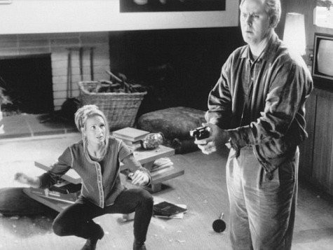 John Lithgow and Kelly Lynch in Доморощенный (1998)