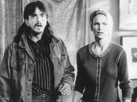 Hank Azaria and Kelly Lynch in Доморощенный (1998)