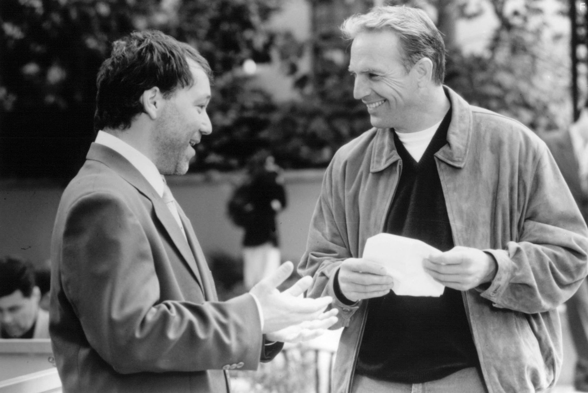 Kevin Costner and Sam Raimi in Ради любви к игре (1999)