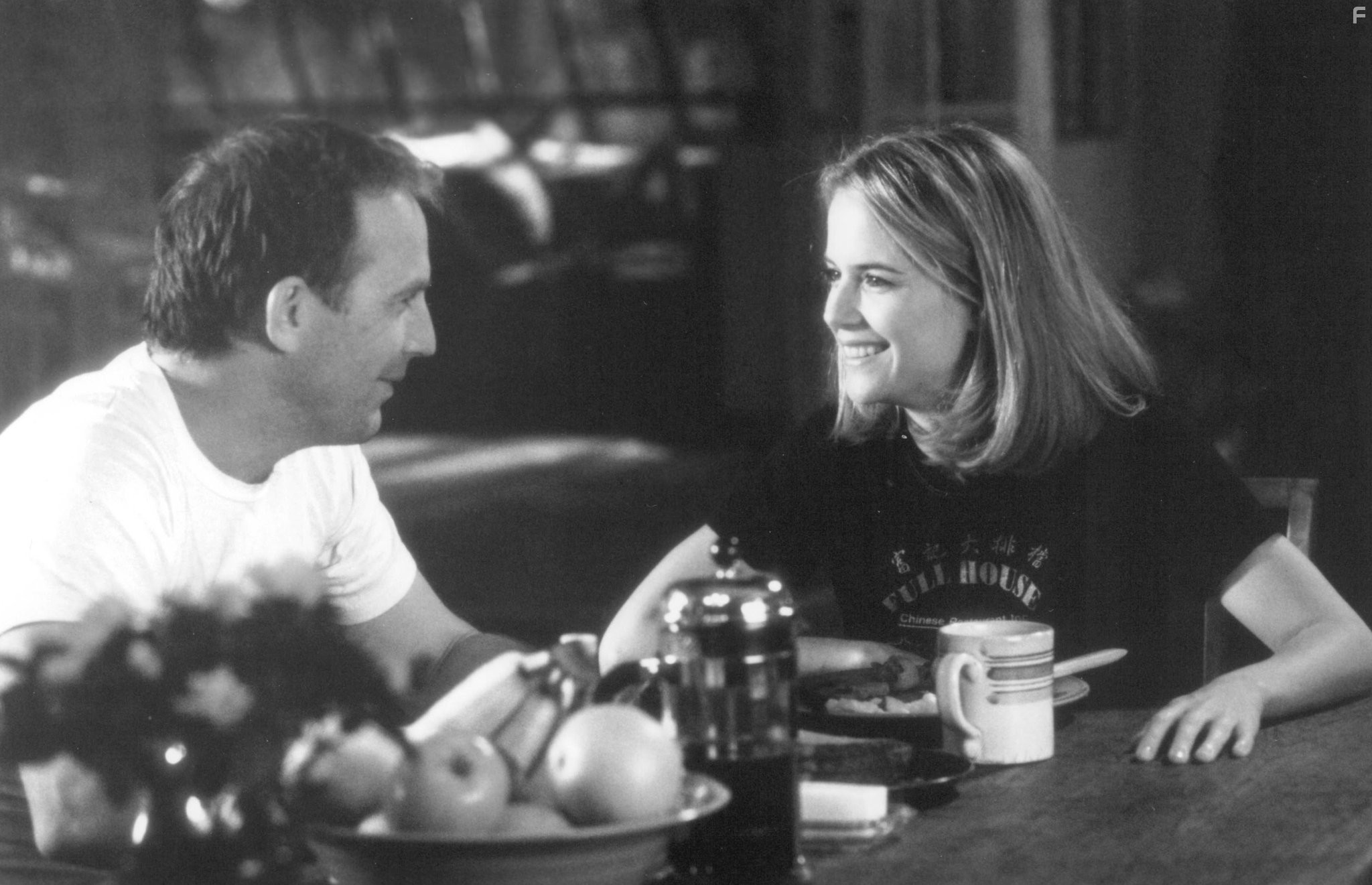 Kevin Costner and Kelly Preston in Ради любви к игре (1999)