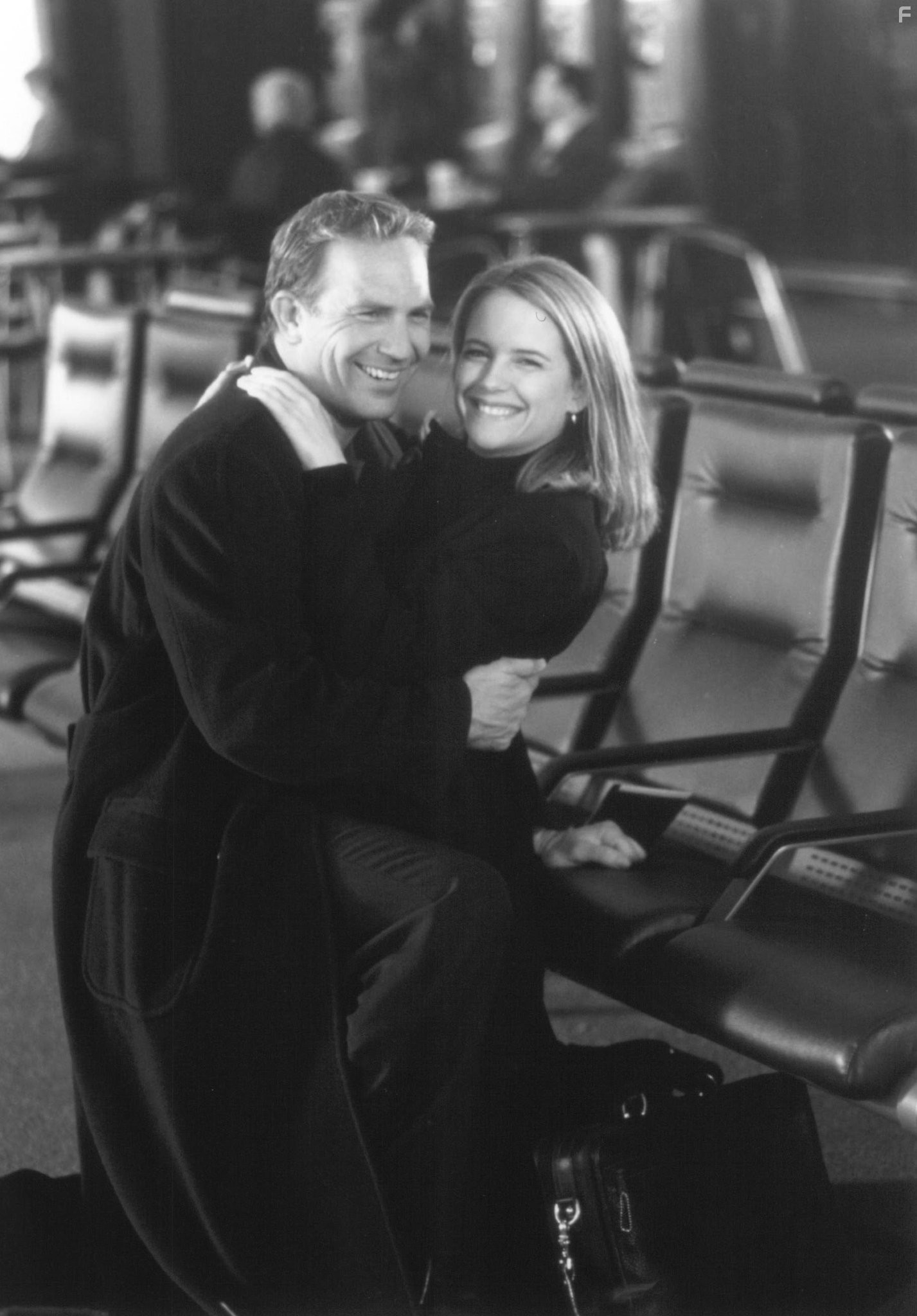 Kevin Costner and Kelly Preston in Ради любви к игре (1999)