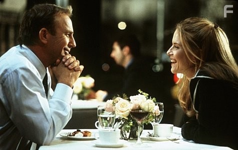 Kevin Costner and Kelly Preston in Ради любви к игре (1999)