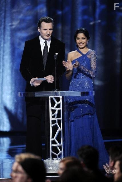 Liam Neeson and Freida Pinto in 81-я церемония вручения премии 'Оскар' (2009)