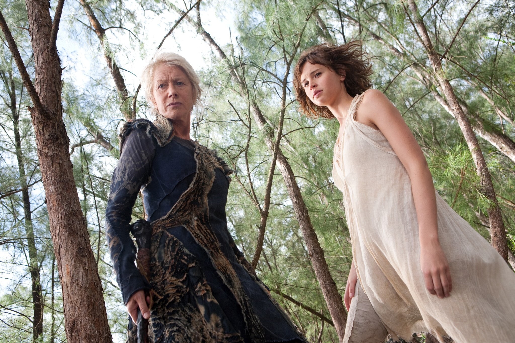 Helen Mirren and Felicity Jones in Буря (2010)
