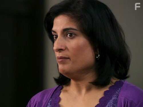 Mina Anwar in Приключения Сары Джейн (2007)