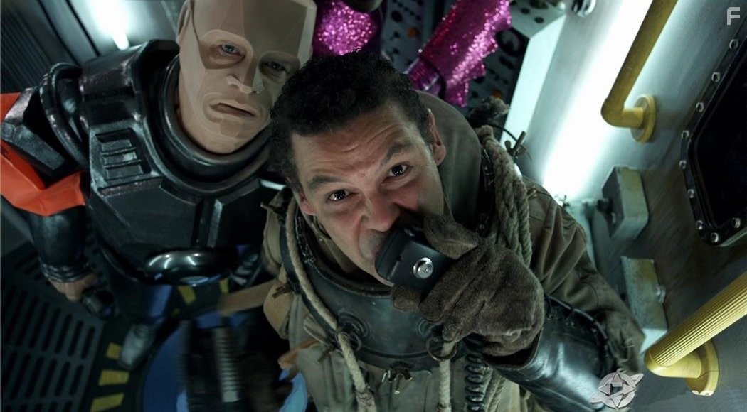 Craig Charles and Robert Llewellyn in Красный карлик (1988)