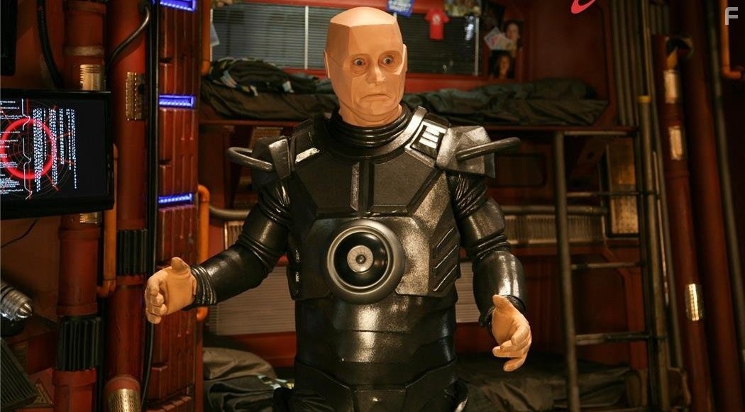 Robert Llewellyn in Красный карлик (1988)