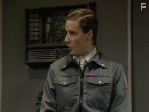 Chris Barrie in Красный карлик (1988)