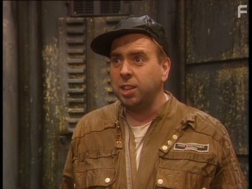 Timothy Spall in Красный карлик (1988)