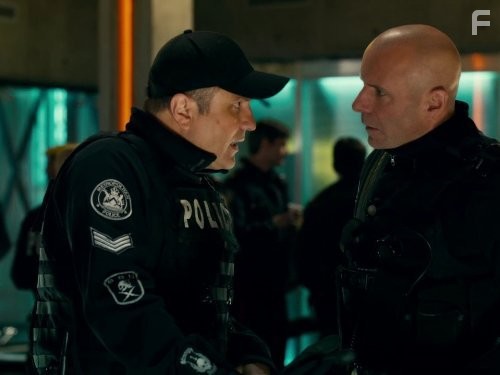 Enrico Colantoni and Hugh Dillon in Горячая точка (2008)