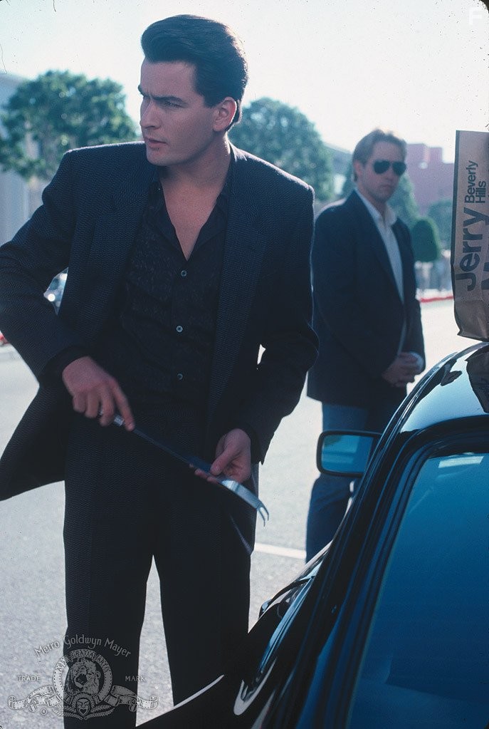 Charlie Sheen in Ничья земля (1987)