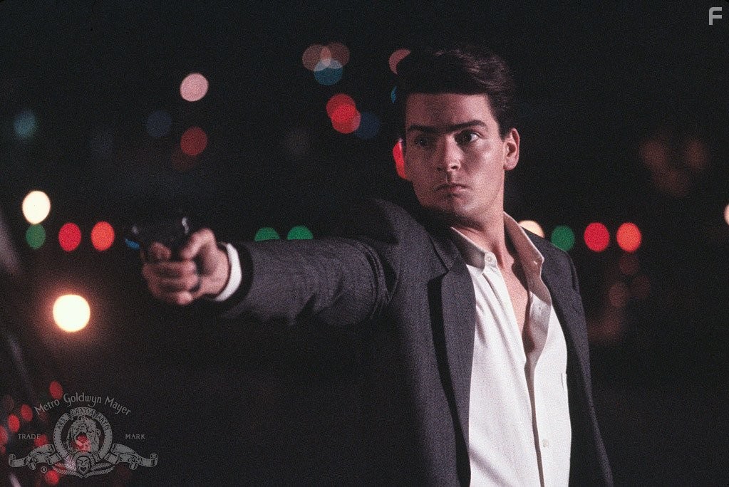 Charlie Sheen in Ничья земля (1987)
