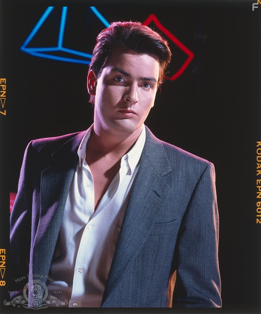 Charlie Sheen in Ничья земля (1987)