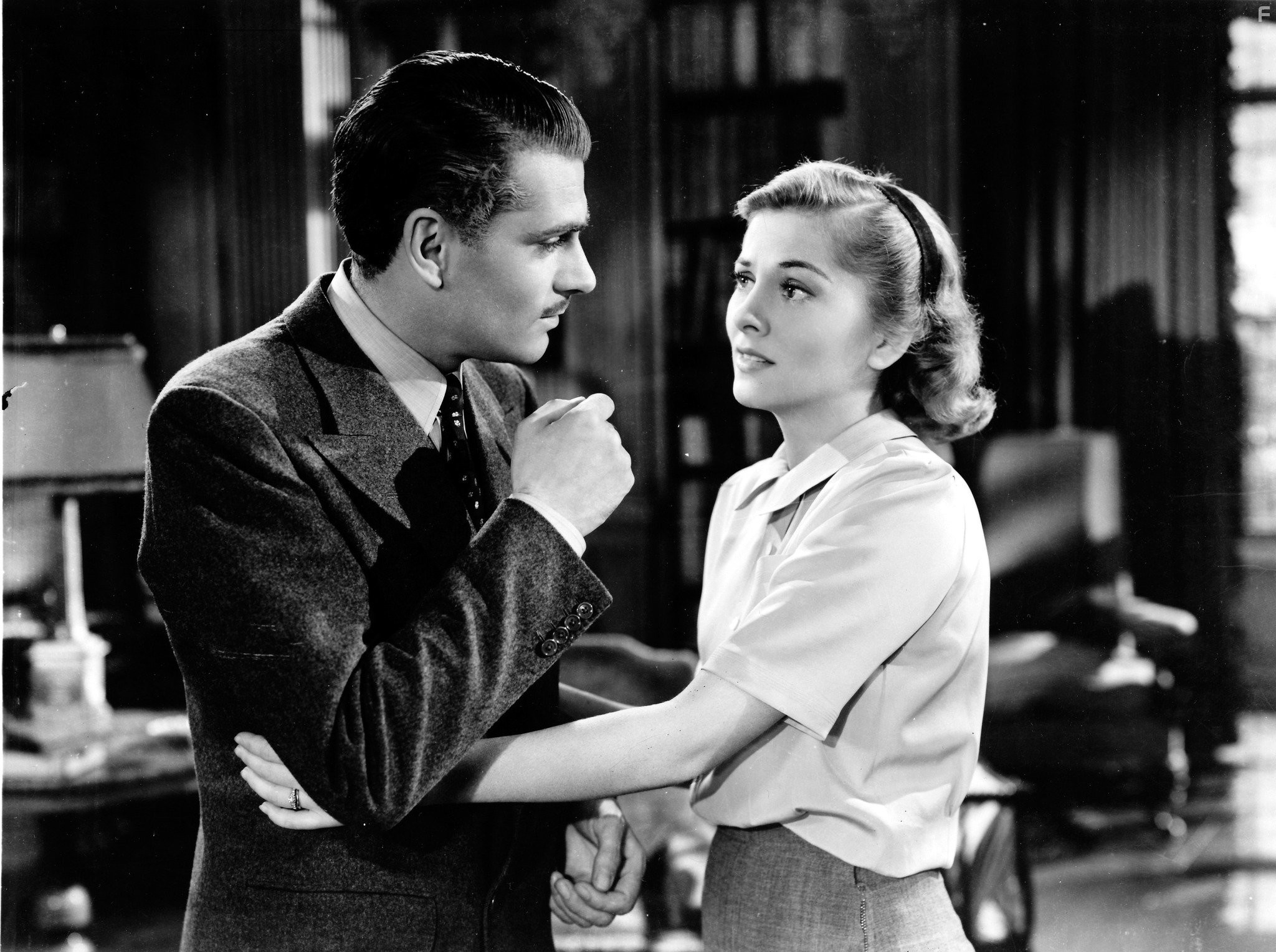 Joan Fontaine and Laurence Olivier in Ребекка (1940)