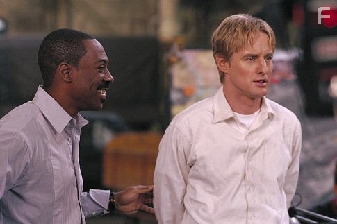 Eddie Murphy and Owen Wilson in Обмануть всех (2002)