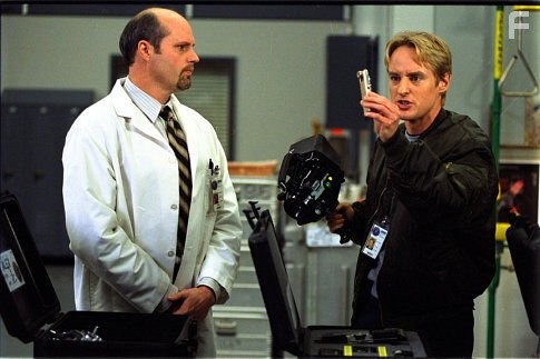 Owen Wilson and J.B. Bivens in Обмануть всех (2002)