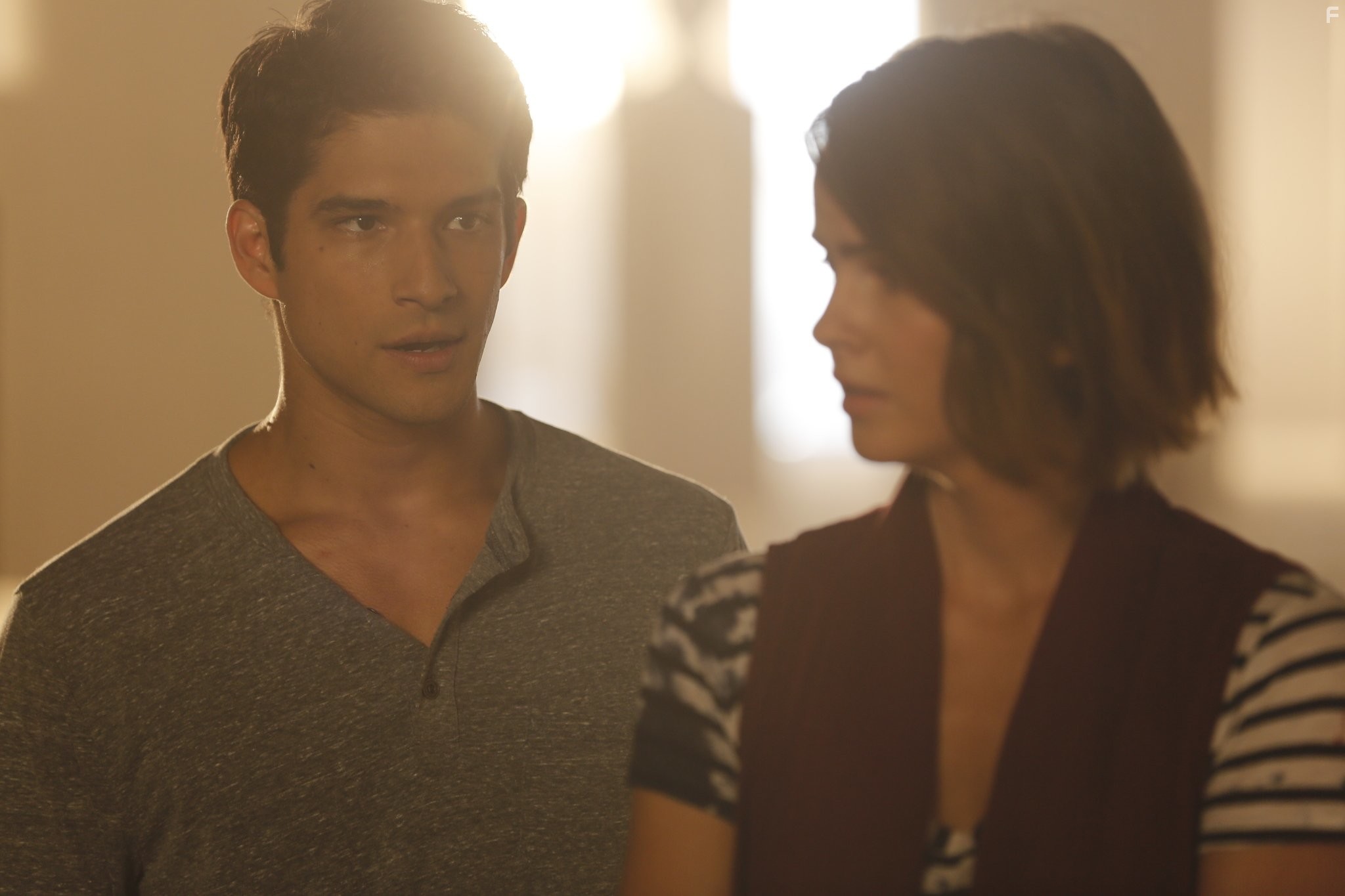 Tyler Posey and Shelley Hennig in Оборотень (2011)