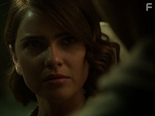 Shelley Hennig in Оборотень (2011)