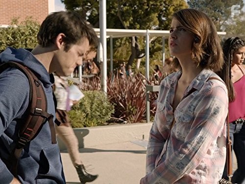 Shelley Hennig and Dylan O'Brien in Оборотень (2011)