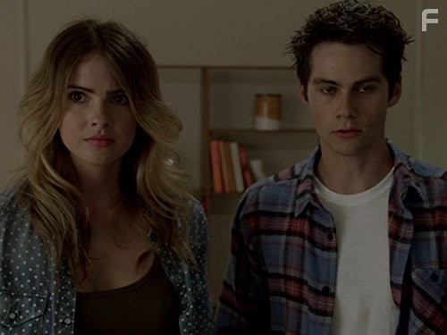 Shelley Hennig and Dylan O'Brien in Оборотень (2011)
